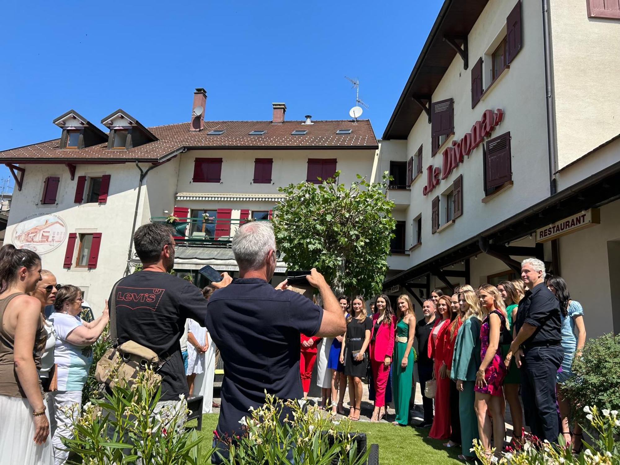 Hotel Le Divona "Au Coeur De Divonne" Buitenkant foto