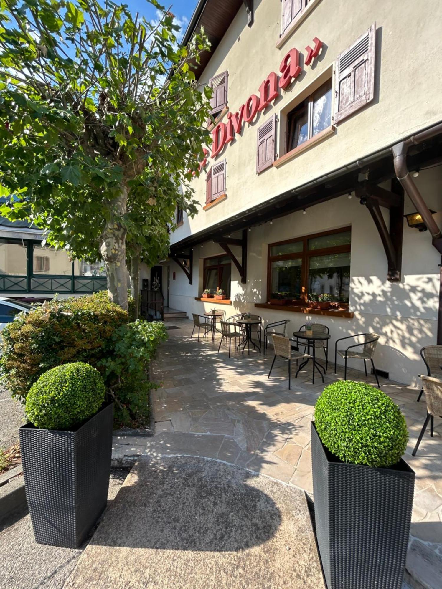 Hotel Le Divona "Au Coeur De Divonne" Buitenkant foto