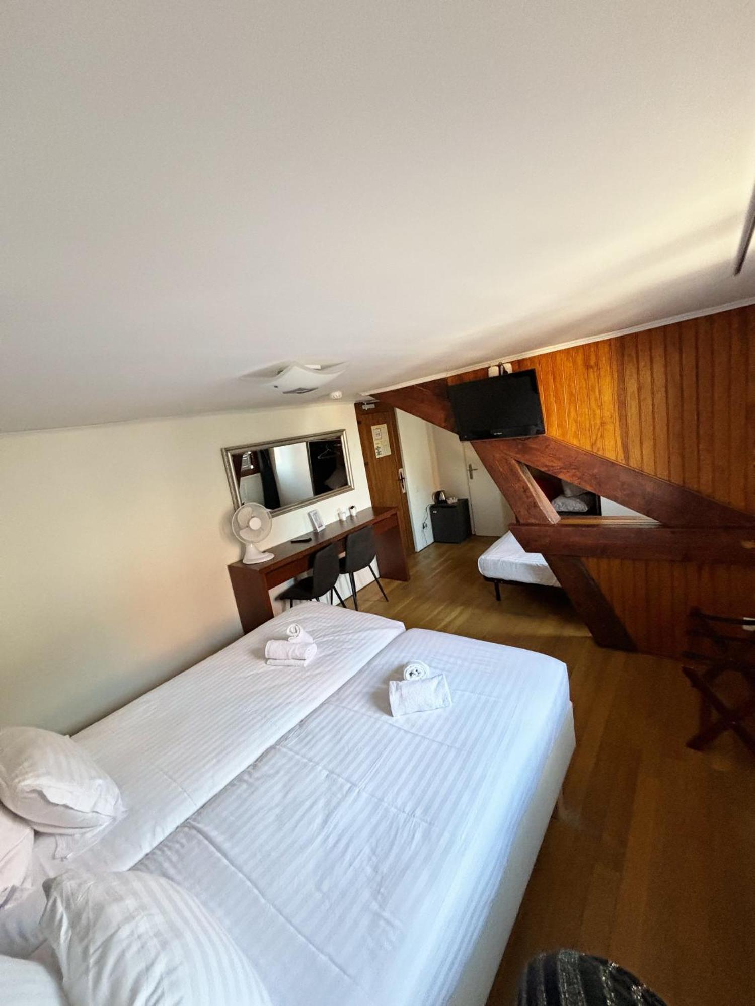 Hotel Le Divona "Au Coeur De Divonne" Buitenkant foto