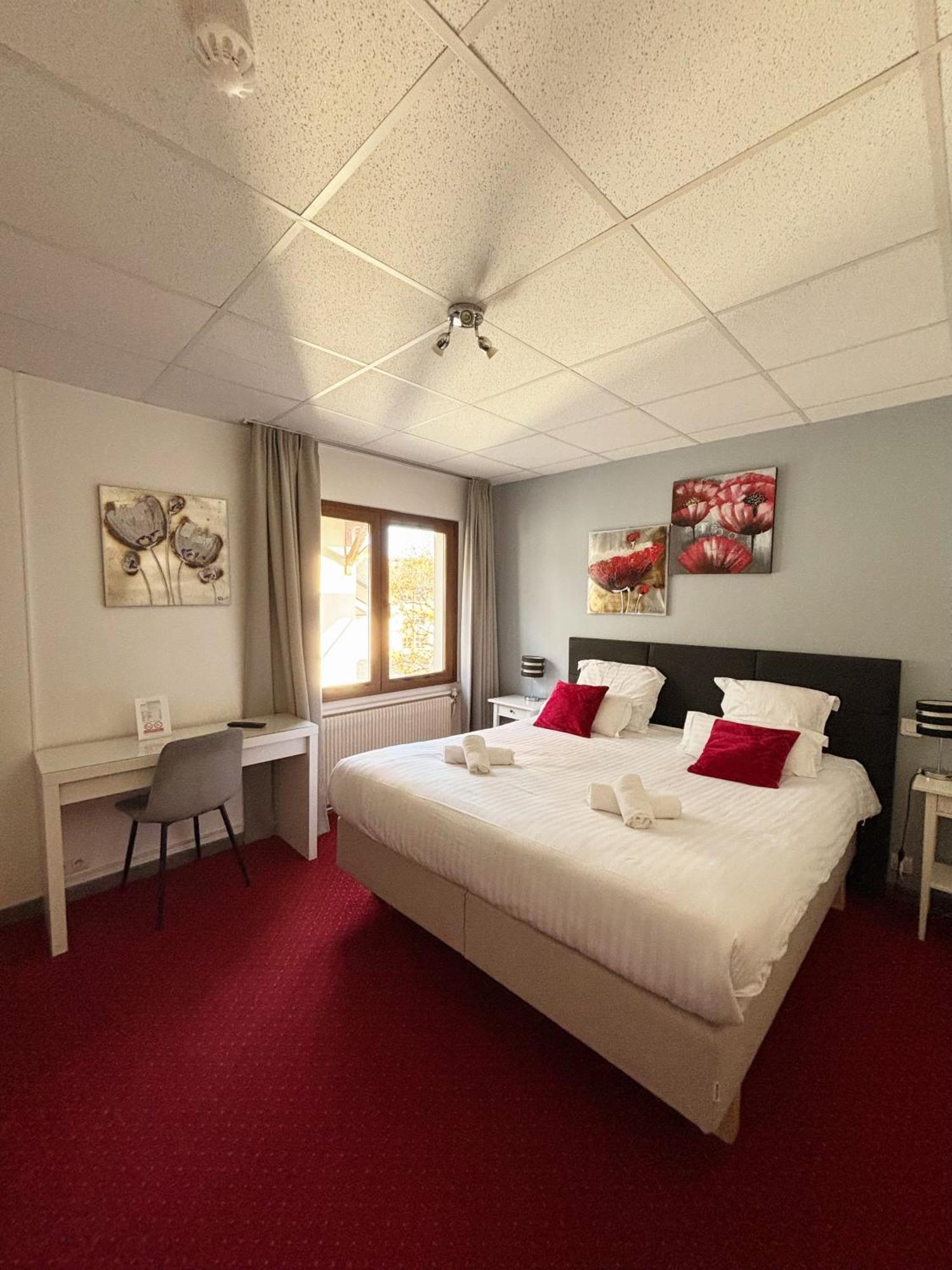 Hotel Le Divona "Au Coeur De Divonne" Buitenkant foto