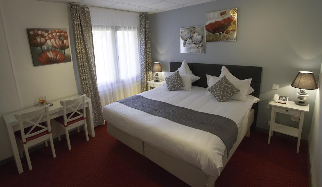 Hotel Le Divona "Au Coeur De Divonne" Kamer foto