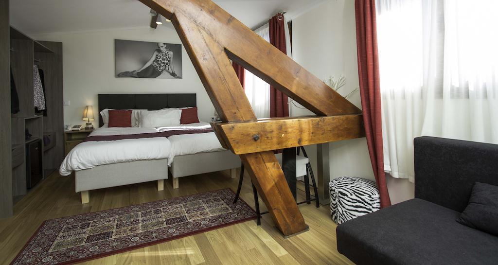 Hotel Le Divona "Au Coeur De Divonne" Kamer foto